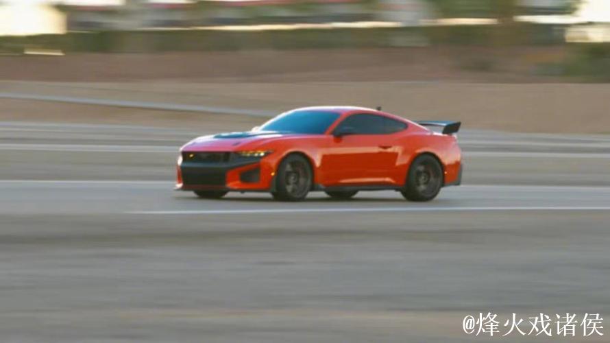 F1 冠军维斯塔潘试驾,福特最强 Dark Horse 遭红牛“剧透” F1 冠军维斯塔潘试驾,福特最强 Dark Horse 遭红牛“剧透”